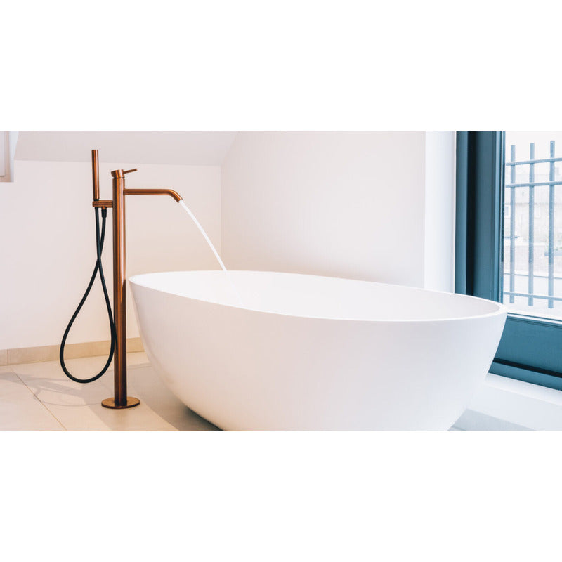 Scope of delivery of the JEE-O slimline 02 free-standing mixer tap - incl. hand shower, flexible hoses and packaging